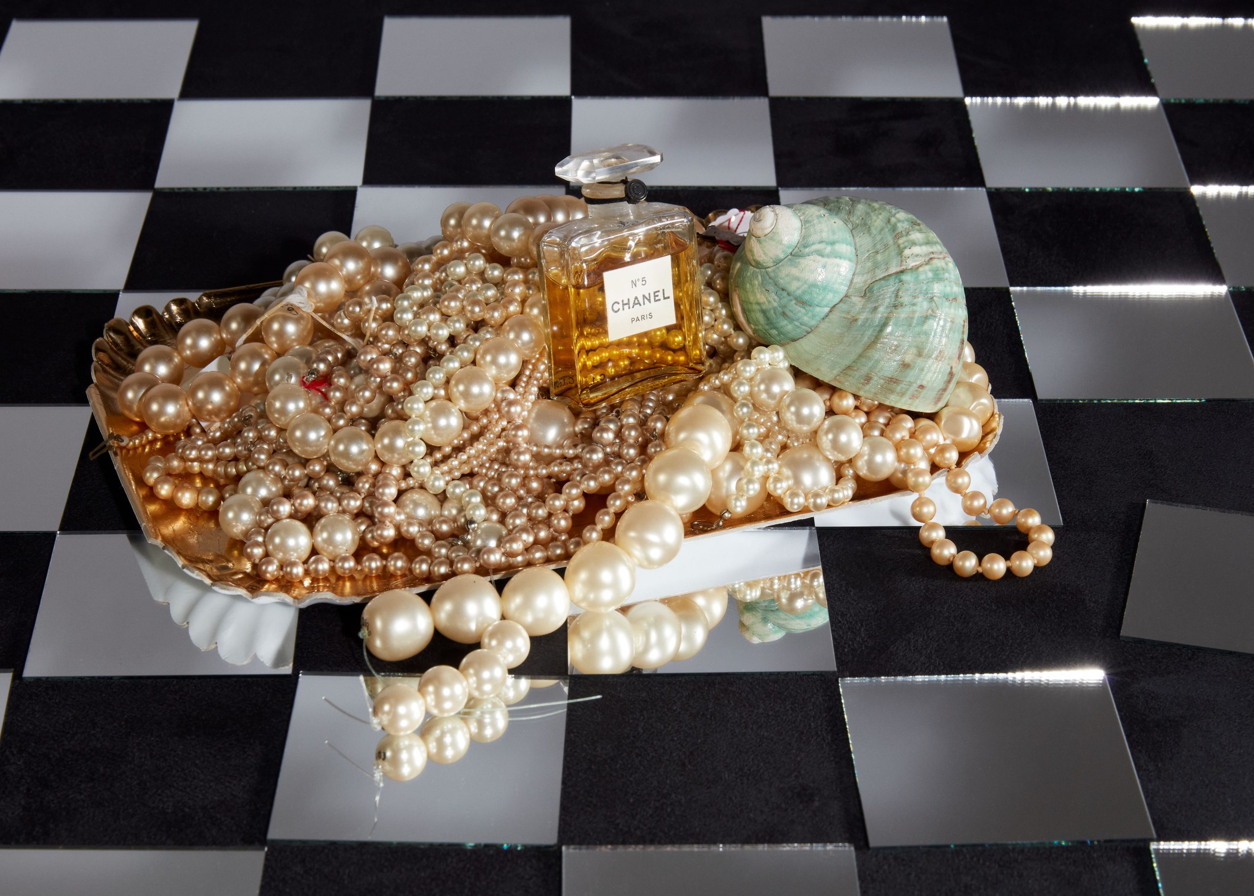 CHANEL N°5 1924年 - パトリモアンヌ・シャネル蔵 ©CHANEL/Roe Ethridge